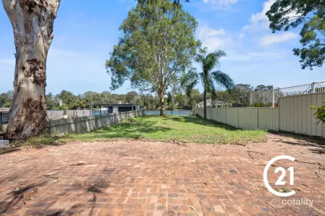 592 Henry Lawson Dr, East Hills, NSW 2213