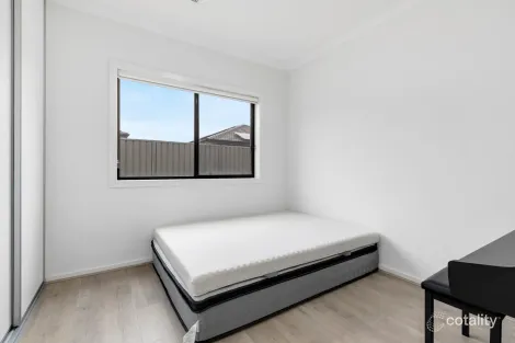 Property photo of 18 Stephmarie Road Angle Vale SA 5117