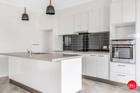 Property photo of 2/71 Allingham Street Golden Square VIC 3555