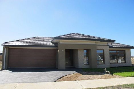 69 Granvia Cct, Burnside, VIC 3023