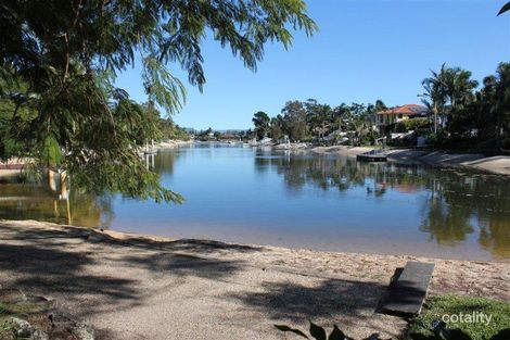 19 Holland Ct, Broadbeach Waters, QLD 4218