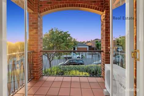 Property photo of 5 Hoxton Crescent Craigieburn VIC 3064