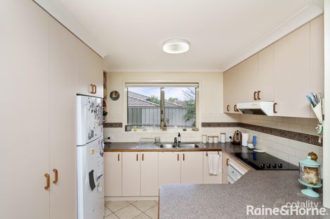 Property photo of 2/4 Minchin Place Kooringal NSW 2650
