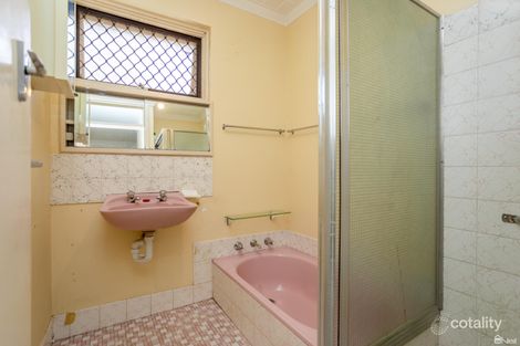 Property photo of 2 Hakea Road Camillo WA 6111