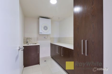 Property photo of 318/3 Pendraat Parade Hope Island QLD 4212