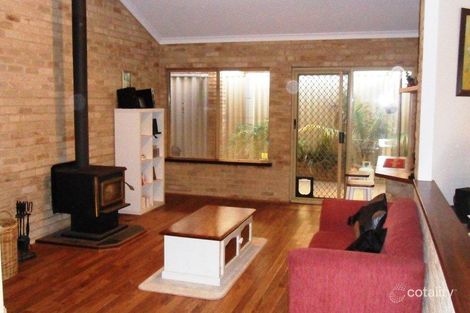 Property photo of 8 Magellan Close Waikiki WA 6169