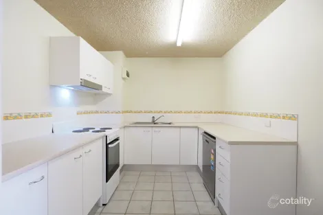 3/8 Moffatt St, Scarborough, QLD 4020