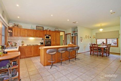 Property photo of 10 Oxford Rise Bayswater VIC 3153