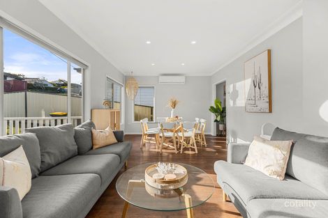 Property photo of 8 Valley View Crescent Glendale NSW 2285