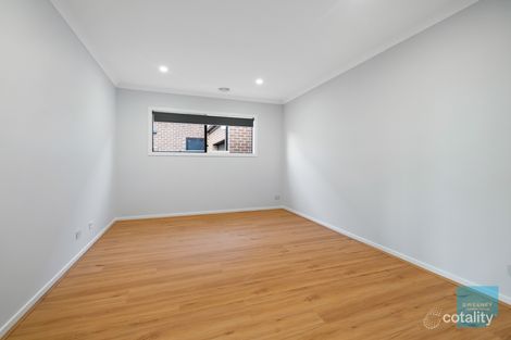 Property photo of 51 Mamic Boulevard Fraser Rise VIC 3336