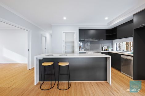 Property photo of 51 Mamic Boulevard Fraser Rise VIC 3336
