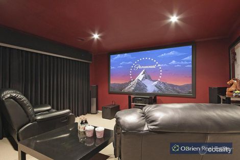 Property photo of 10 Locky Grove Lyndhurst VIC 3975