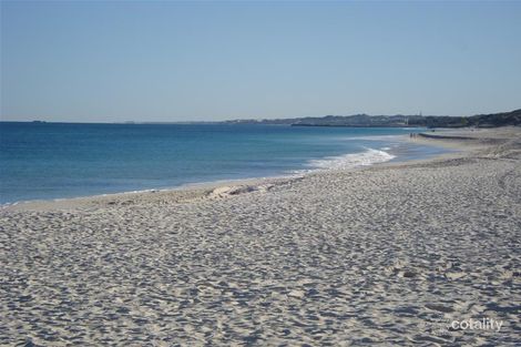 Property photo of 2 Mair Place Mullaloo WA 6027