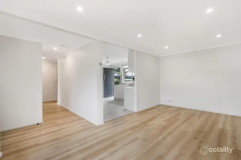 Property photo of 25 Comberford Close Prairiewood NSW 2176