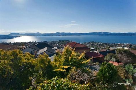 Property photo of 1/4 Amanda Crescent Sandy Bay TAS 7005