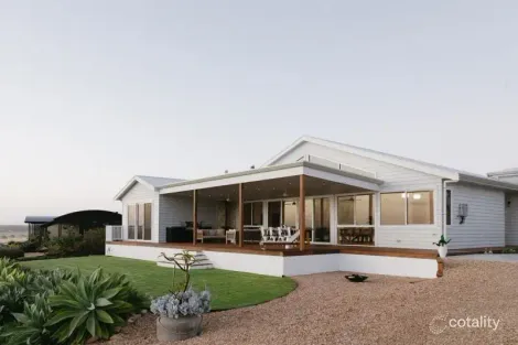 Property photo of 11 Loveshack Route Streaky Bay SA 5680