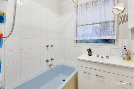 Property photo of 14 Laurina Crescent Frankston North VIC 3200