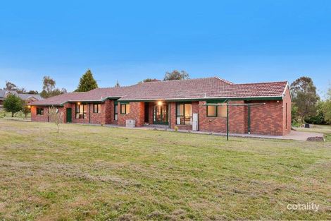 Property photo of 1 Golf Links Drive Yarrambat VIC 3091
