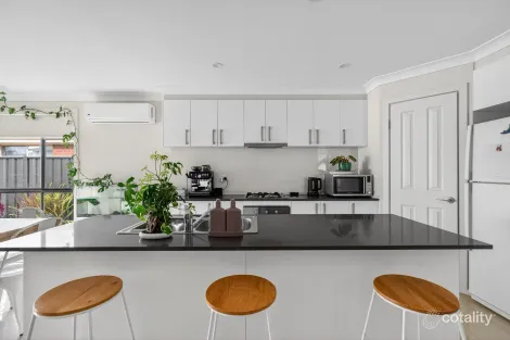 Property photo of 33 Princess Royal Parade Hindmarsh Island SA 5214