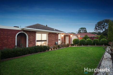 Property photo of 15 Lochalsh Court Endeavour Hills VIC 3802
