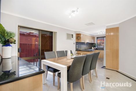 Property photo of 15 Lochalsh Court Endeavour Hills VIC 3802