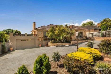 Property photo of 1 Hillview Road Balwyn North VIC 3104