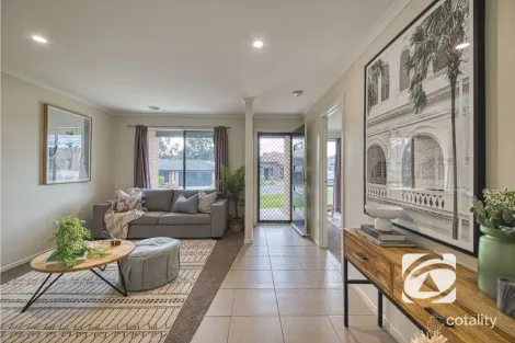 Property photo of 7 Doonie Way Pakenham VIC 3810