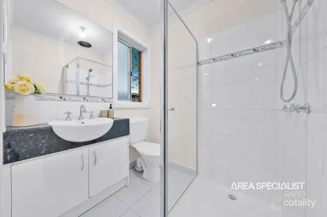 Property photo of 2 Alder Way Cranbourne VIC 3977