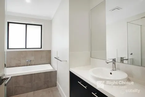 Property photo of 7 Malbon Street Stream Hill NSW 2526