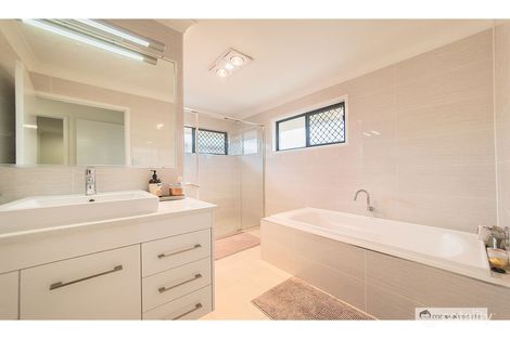 Property photo of 2 Belbowrie Avenue Norman Gardens QLD 4701