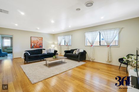 Property photo of 25 Double Bay Drive Taylors Hill VIC 3037