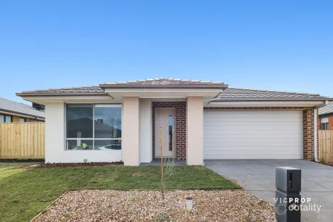 5 Nivea St, Mambourin, VIC 3024