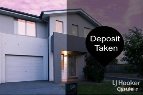 Property photo of 32 Sovereign Circuit Glenfield NSW 2167