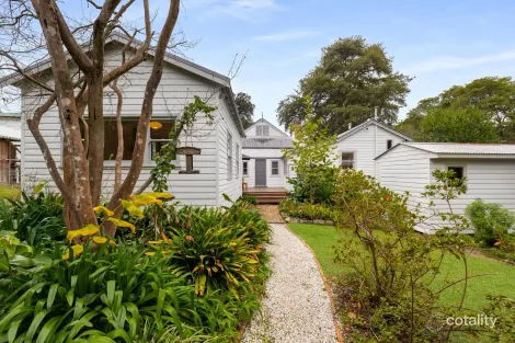 Property photo of 2 Sassafras Gully Road Springwood NSW 2777
