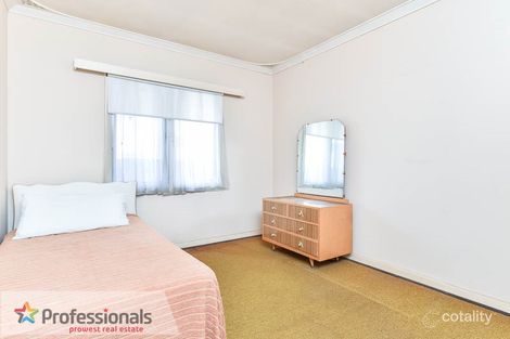 Property photo of 8 Brooklea Place Ferndale WA 6148