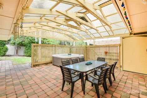 18 Tania Dr, Aberfoyle Park, SA 5159