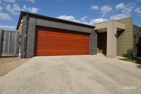 18 Skyline Way, Berwick, VIC 3806