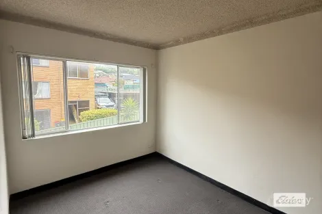 Property photo of 3/8 Myrtle Street Coniston NSW 2500