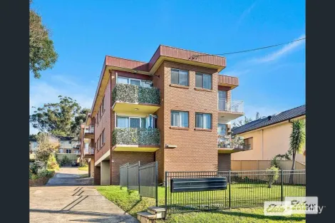 Property photo of 3/8 Myrtle Street Coniston NSW 2500