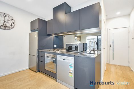 Property photo of 3 Poble Walk Avondale Heights VIC 3034