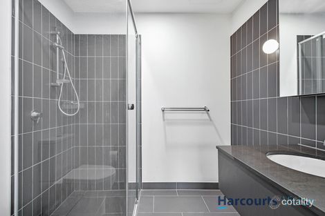Property photo of 3 Poble Walk Avondale Heights VIC 3034