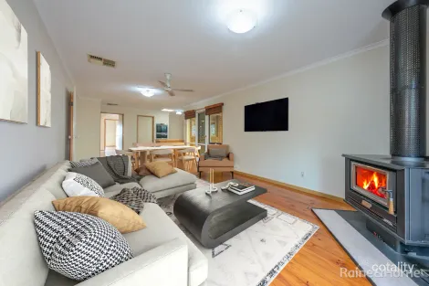 Property photo of 10 Martens Court Sunbury VIC 3429