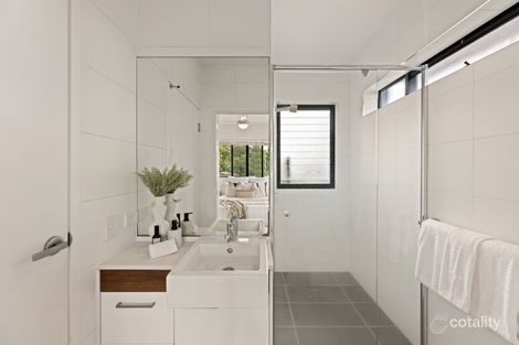 Property photo of 2/11 Wordsworth Street Bulimba QLD 4171