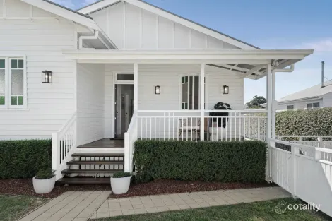 17 Charles St, Newtown, QLD 4350