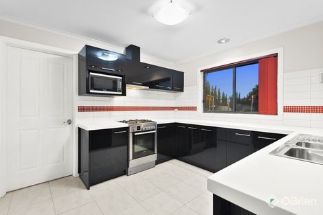 Property photo of 17 Orton Rise Endeavour Hills VIC 3802