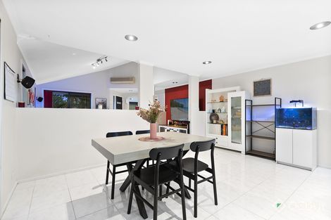 Property photo of 17 Orton Rise Endeavour Hills VIC 3802