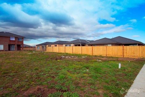 Property photo of 4 Dickens Street Cranbourne West VIC 3977