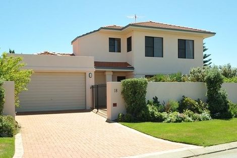 18 Cote D'Azur Gdns, Port Kennedy, WA 6172