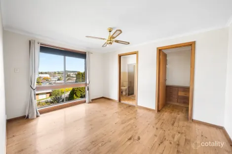 Property photo of 8 Sinclair Street Mount Gambier SA 5290