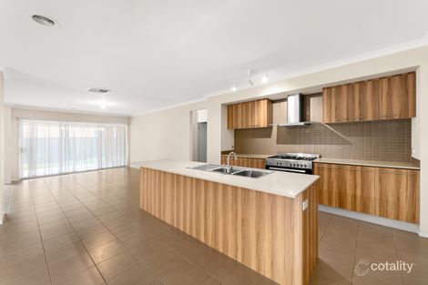 Property photo of 36 Everly Circuit Pakenham VIC 3810